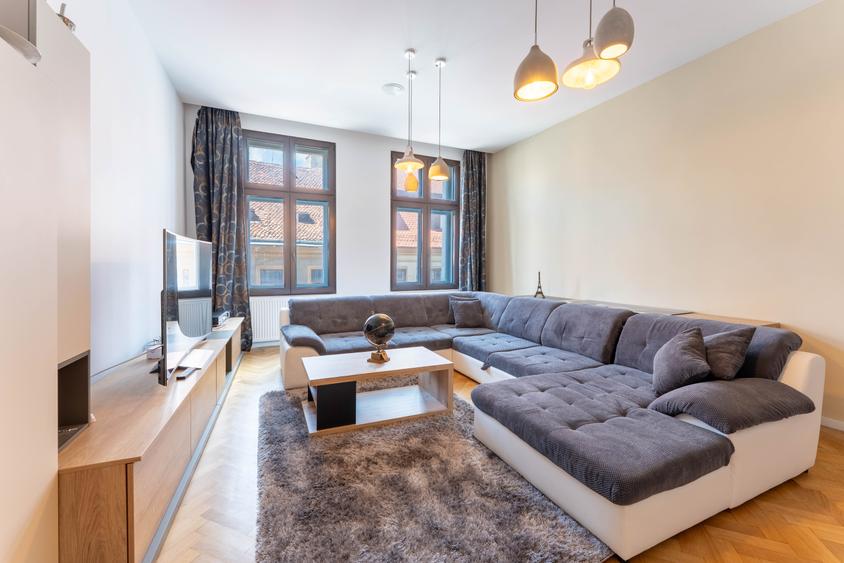 Apartament cu 3 camere decomandat în Centrul Istoric