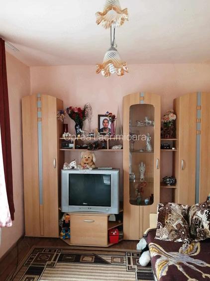 Casă cu 2 camere cu Teren 700 Mp în Berzasca