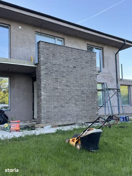 Casă cu 6 camere cu Teren 700 Mp în Breaza