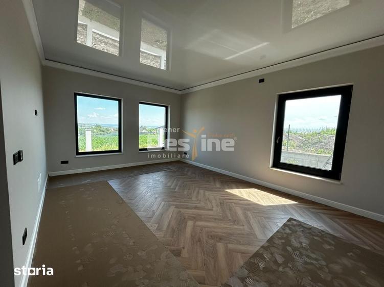 Casă cu 4 camere cu Teren 450 Mp în Rediu