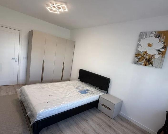 Apartament cu 2 camere semidecomandat, mobilat în Pipera