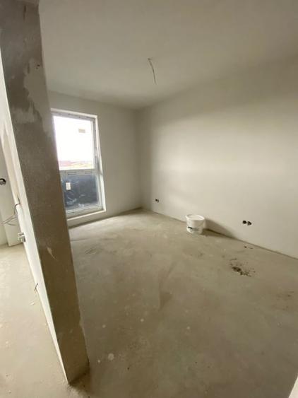 Apartament cu 2 camere semidecomandat în Est