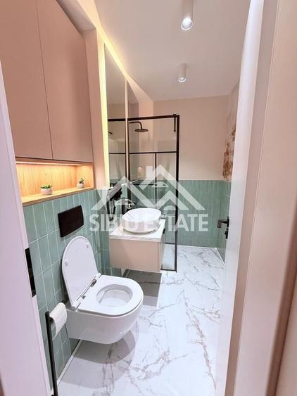 Apartament cu 2 camere decomandat, mobilat în Central