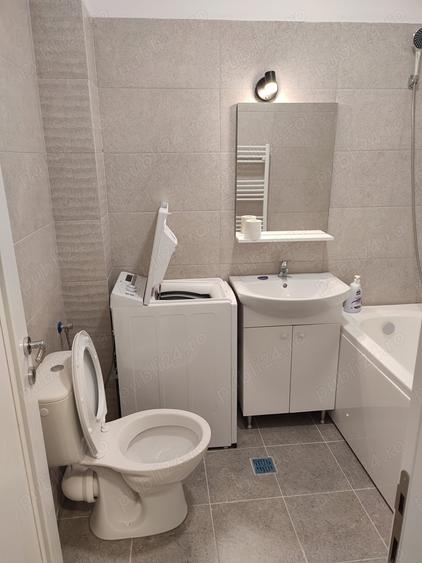 Garsonieră decomandată în Păcii
