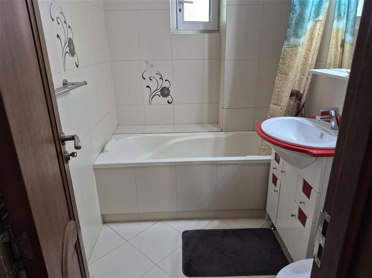 Apartament cu 3 camere decomandat, mobilat în Păcurari