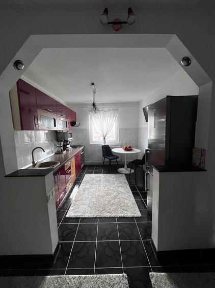 Apartament cu 2 camere decomandat în Central