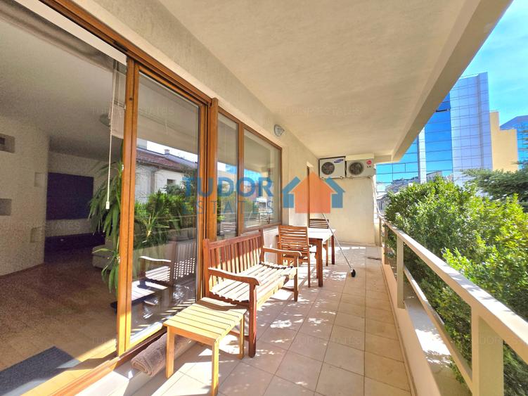 Apartament cu 4 camere în Herăstrău