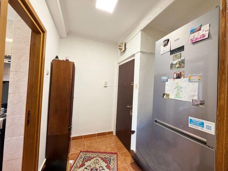 Apartament cu 2 camere semidecomandat, mobilat în Sud