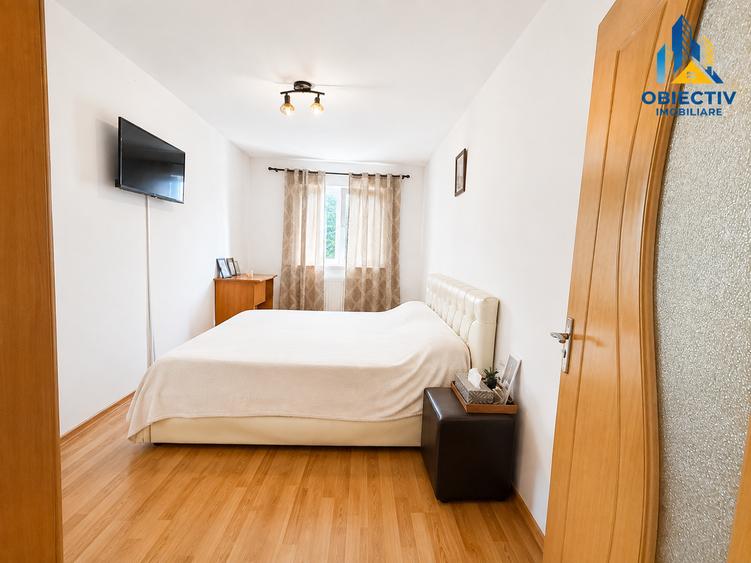 Apartament cu 4 camere semidecomandat în Dărmănești
