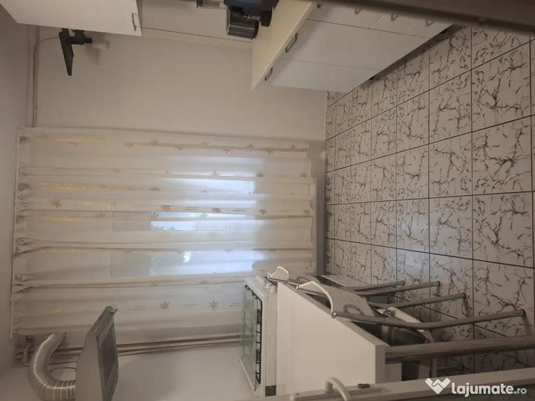 Apartament cu 2 camere decomandat în Lacul Tei