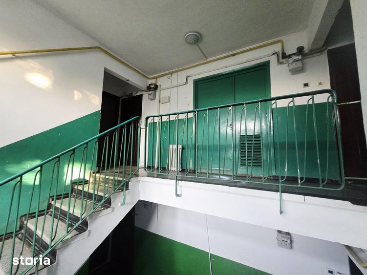 Apartament cu 2 camere semidecomandat în Podu Roș