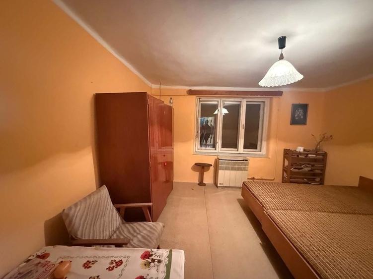 Casă cu 3 camere în Central