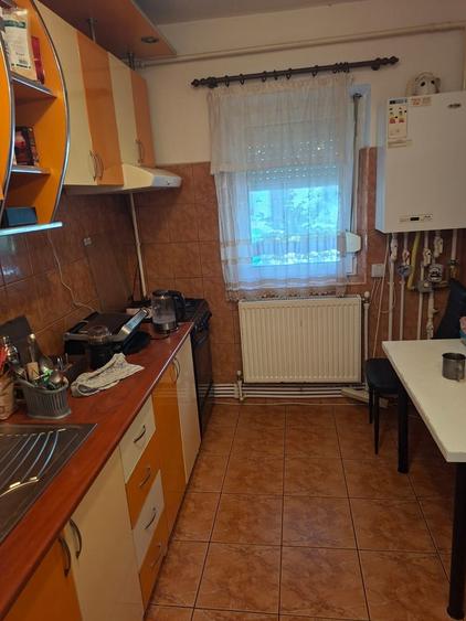 Apartament cu 2 camere decomandat în Broșteni