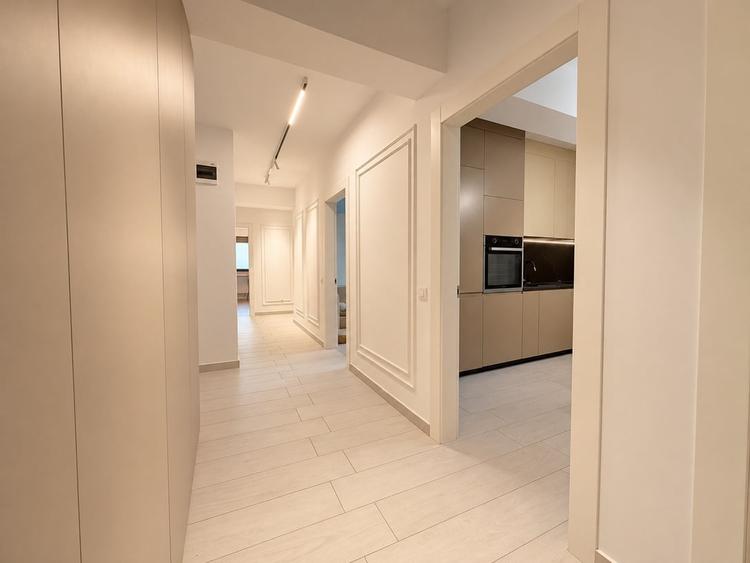 Apartament cu 4 camere decomandat în Berceni