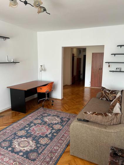 Apartament cu 4 camere decomandat în Zorilor