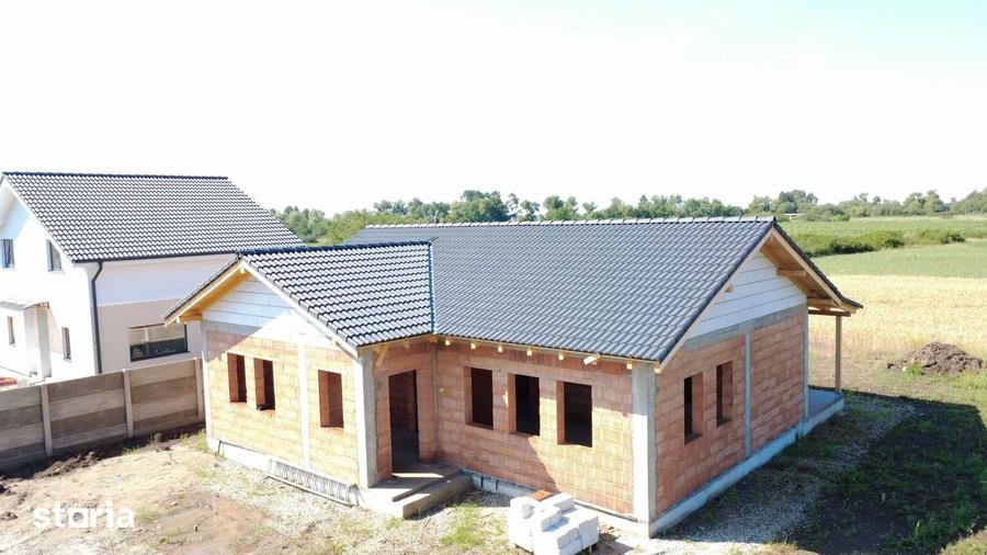 Casă cu 4 camere cu Teren 538 Mp în Bucovăț