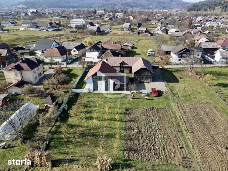 Casă cu 3 camere cu Teren 1481 Mp în Central