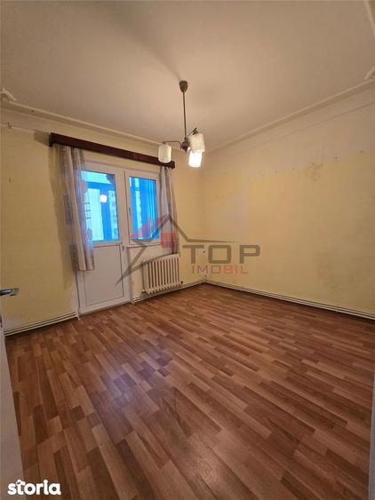 Apartament cu 2 camere decomandat în Mircea cel Bătrân
