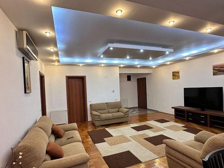 Apartament cu 3 camere semidecomandat în Herăstrău