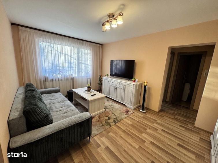 Apartament cu 3 camere în Săsar