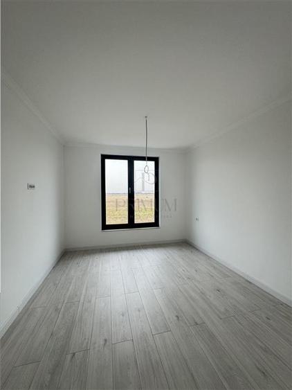 Duplex cu 3 camere cu Canalizare în Giroc