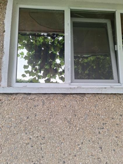 Apartament cu 3 camere decomandat în Roznov