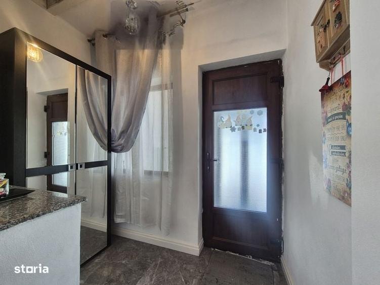 Casă cu 4 camere în Iezureni