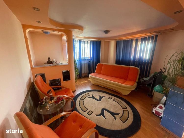 Casă cu 4 camere în Bariera Vâlcii