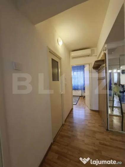 Apartament cu 3 camere decomandat în Calea București