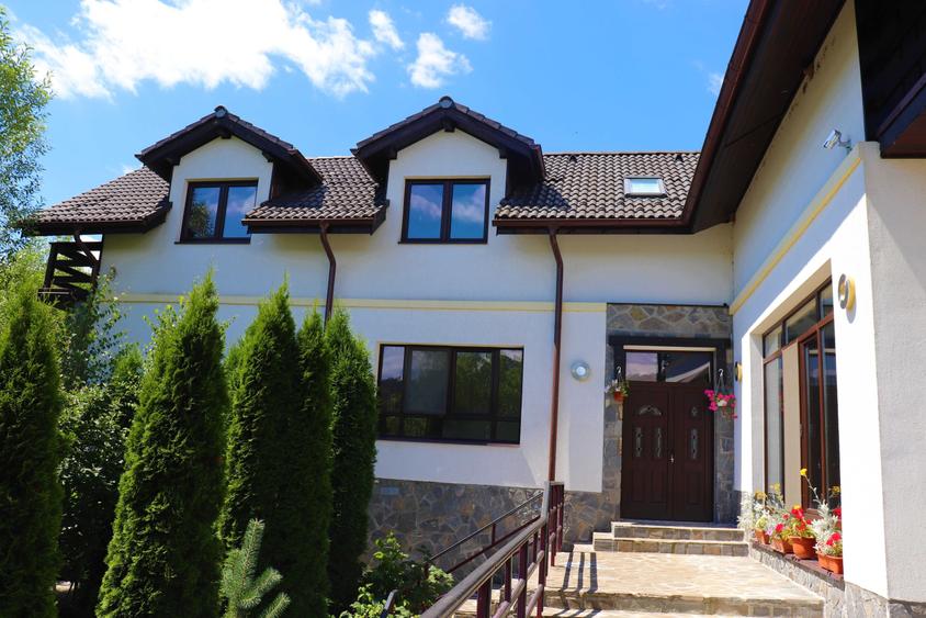 Casă cu 4 camere în Central