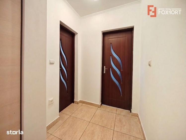 Apartament cu 3 camere semidecomandat în Girocului