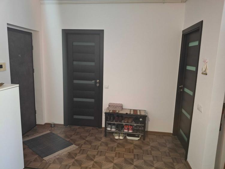 Apartament cu 2 camere semidecomandat în Florești