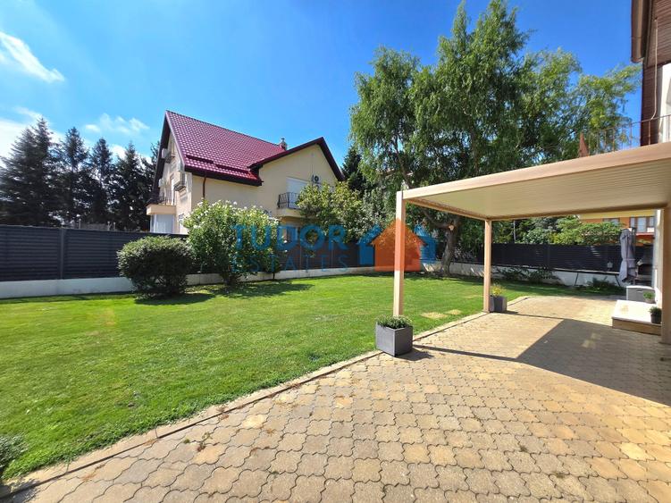 Renovated 6 Bedroom Luxury Villa with Private Garden, Swimming Pool & Sauna - 29