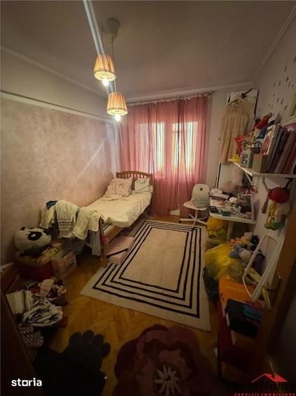 Apartament cu 4 camere decomandat în Ultracentral
