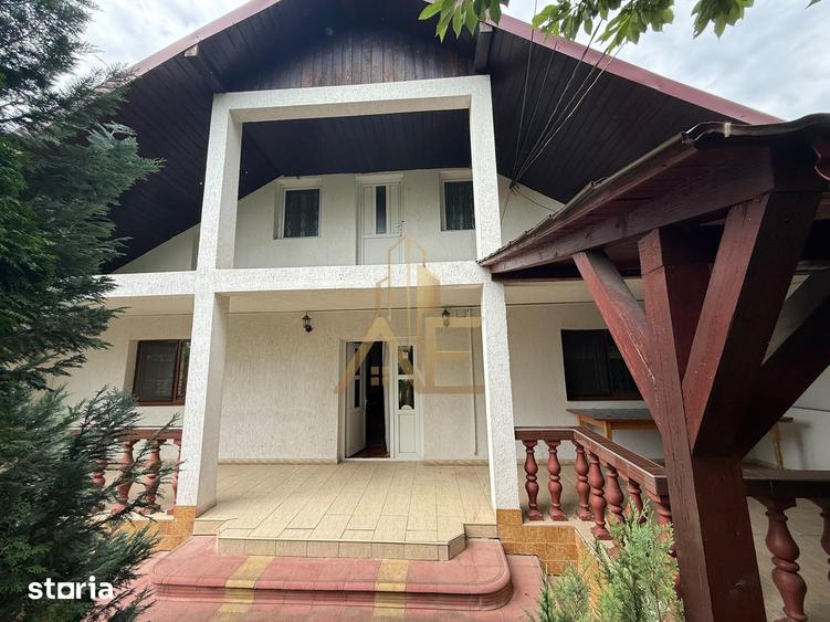 Casă cu 3 camere cu Teren 1100 Mp în Central