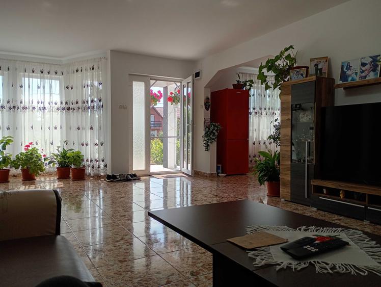 Casă cu 2 camere în Nisipari