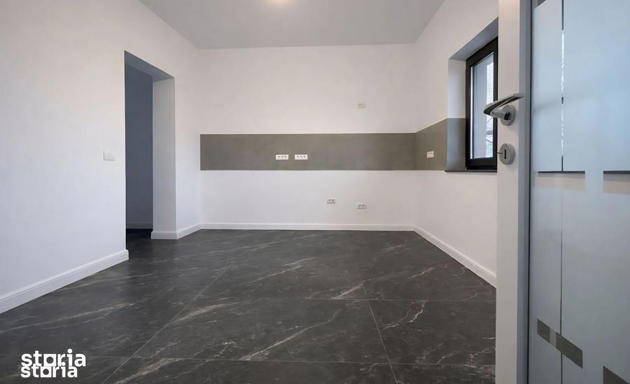 Casă cu 4 camere cu Teren 400 Mp în Central