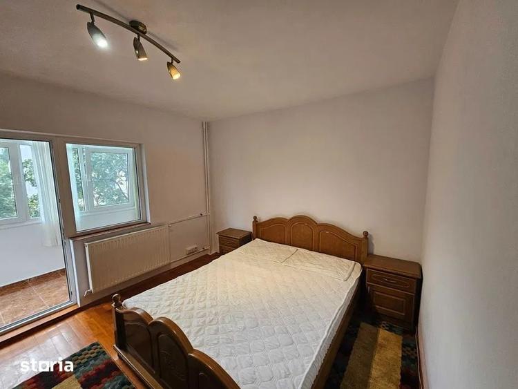 Apartament cu 3 camere decomandat în Tei