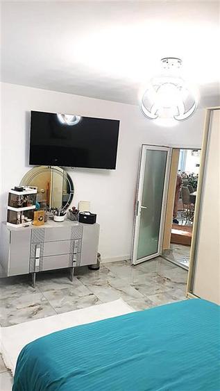 Casă cu 6 camere cu Teren 280 Mp în Chercea