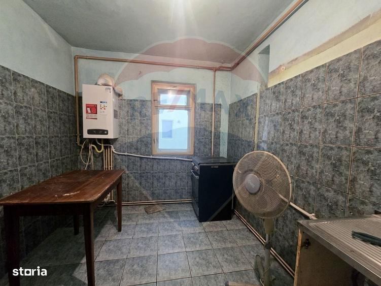 Apartament cu 3 camere decomandat în Cetate