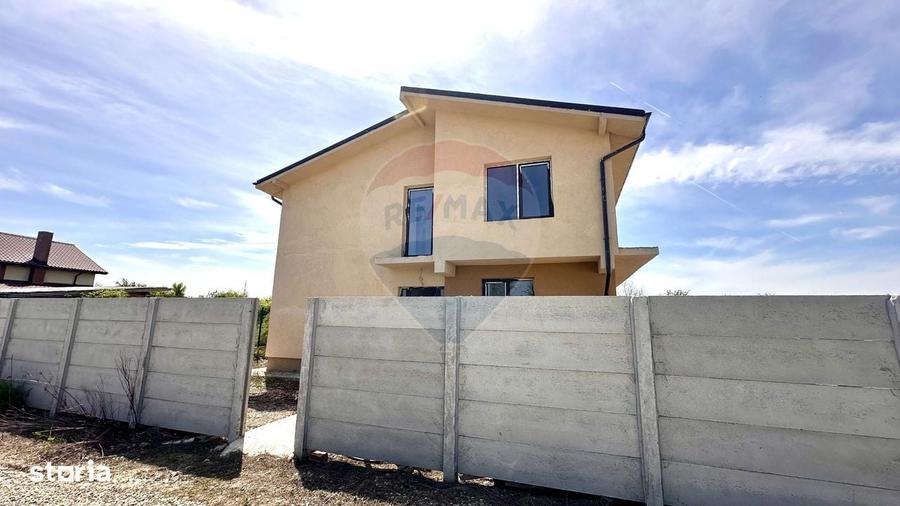 Casă cu 4 camere în Dumbrăveni