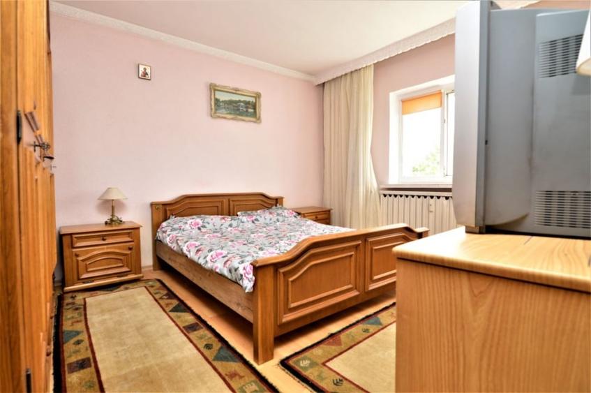 Apartament cu 3 camere decomandat, mobilat în Vitan