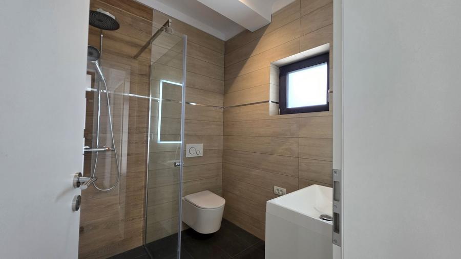 Duplex cu 4 camere cu Canalizare în Dumbrăvița