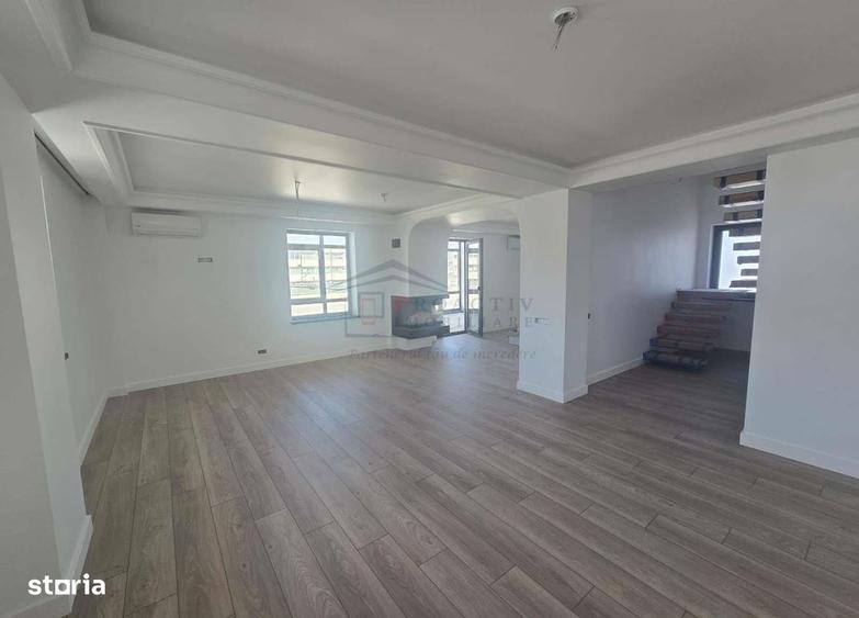 Spațiu comercial, de 638 mp, în Roșu