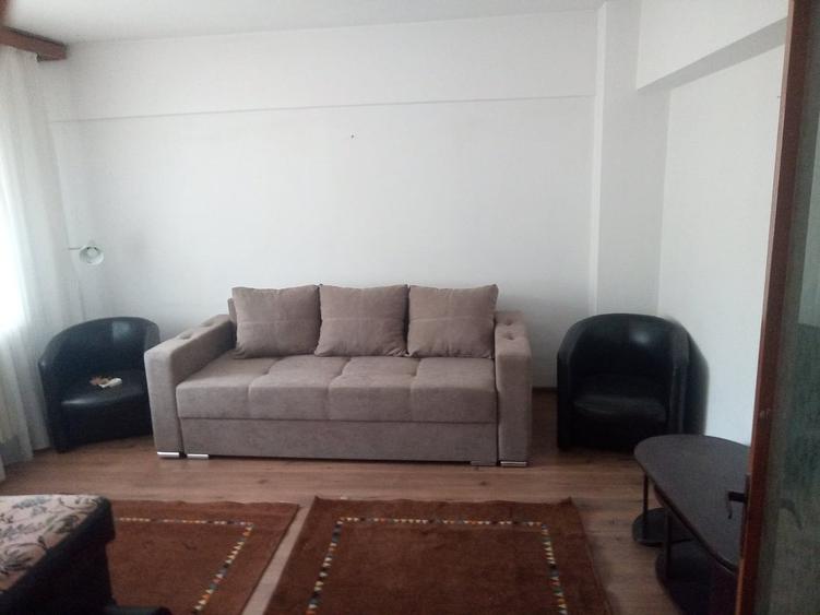 Apartament cu 2 camere decomandat, mobilat în Calea Victoriei