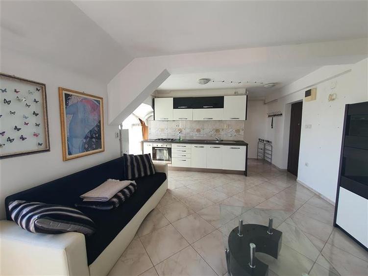 Apartament cu 2 camere decomandat, mobilat în Gherăiești