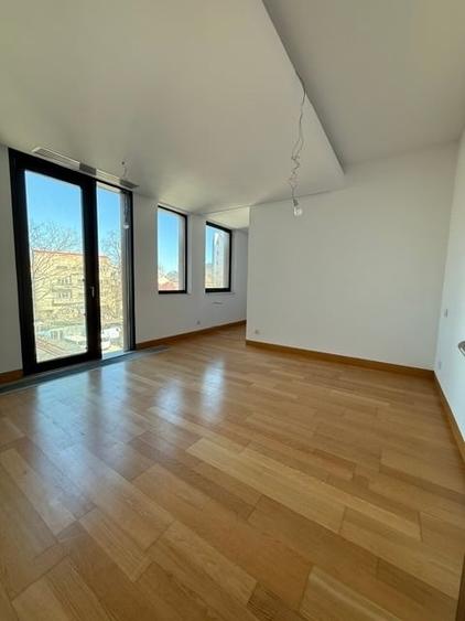 Apartament cu 3 camere decomandat în Moșilor