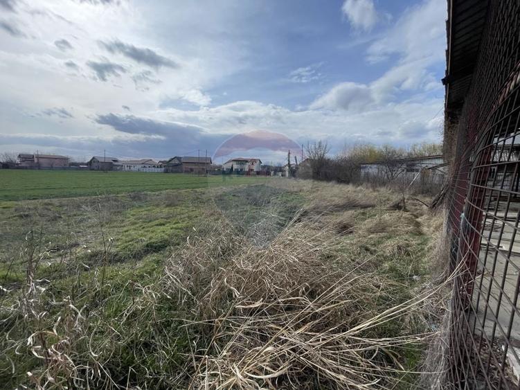 Teren Construcții intravilan de 73351 mp, în Sud