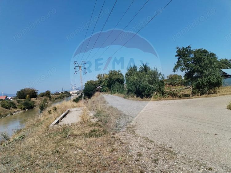 Teren de 1035 mp, în Nord
