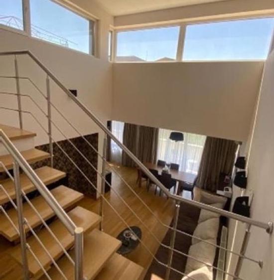 Apartament cu 5 camere decomandat în Herăstrău